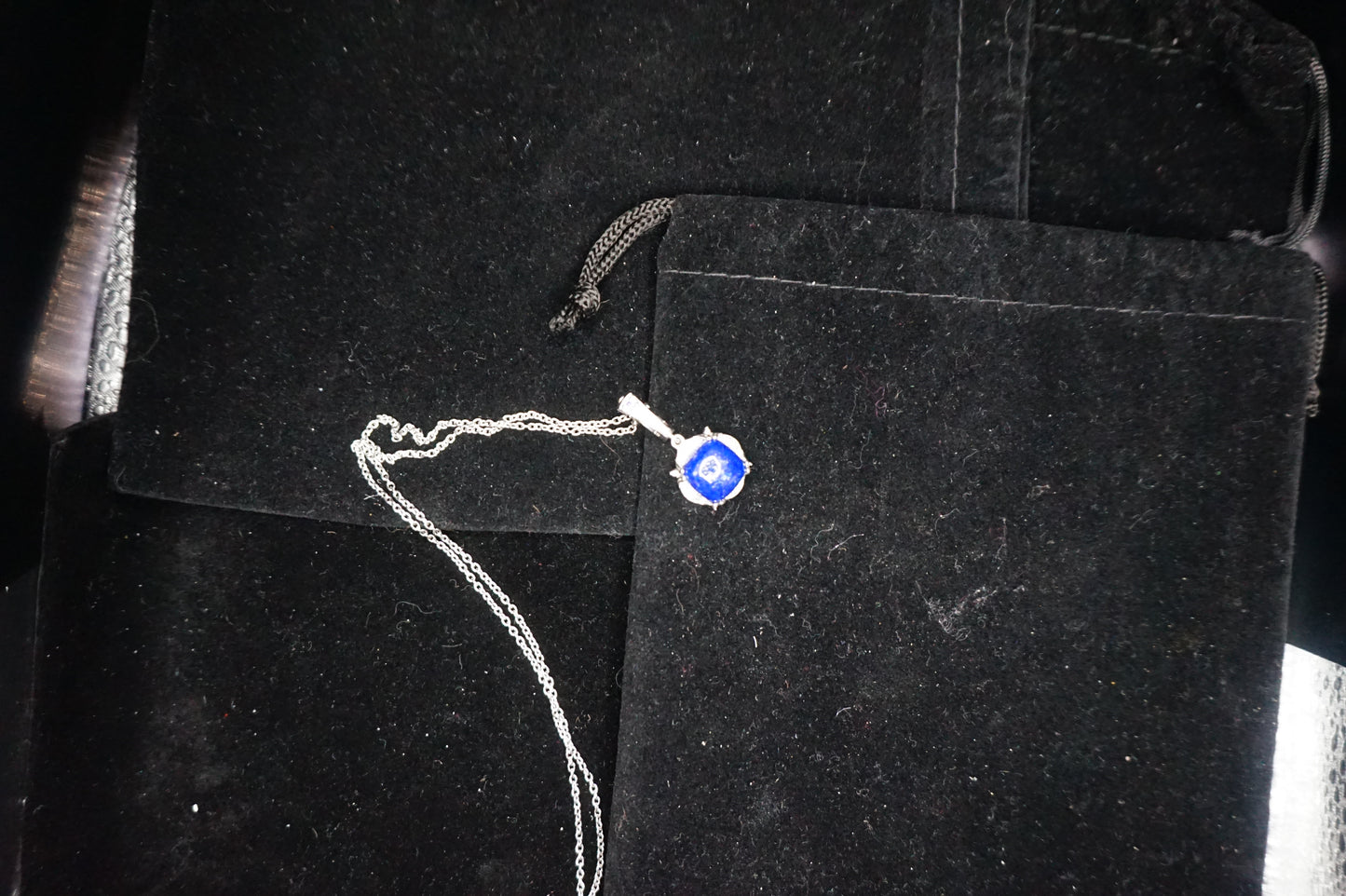 Lapis Lazuil Pendant with 18in Silver Chain