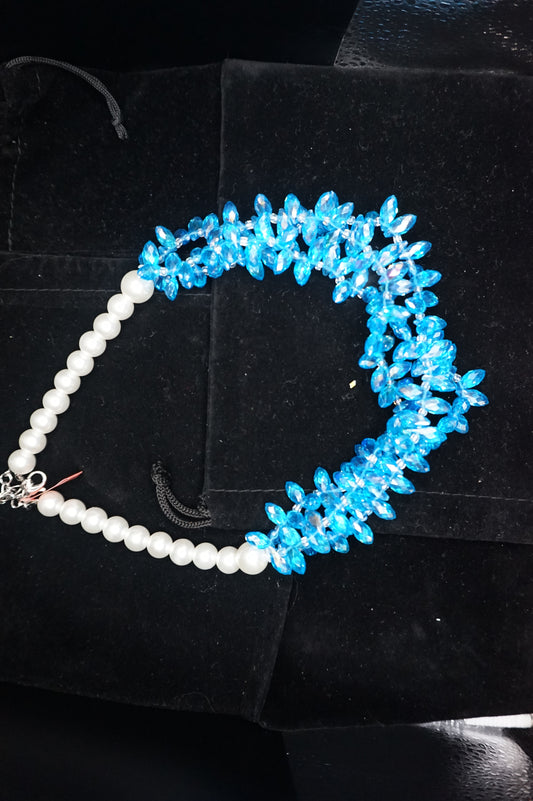 Blue and White Beaded Necklace 18 Inch